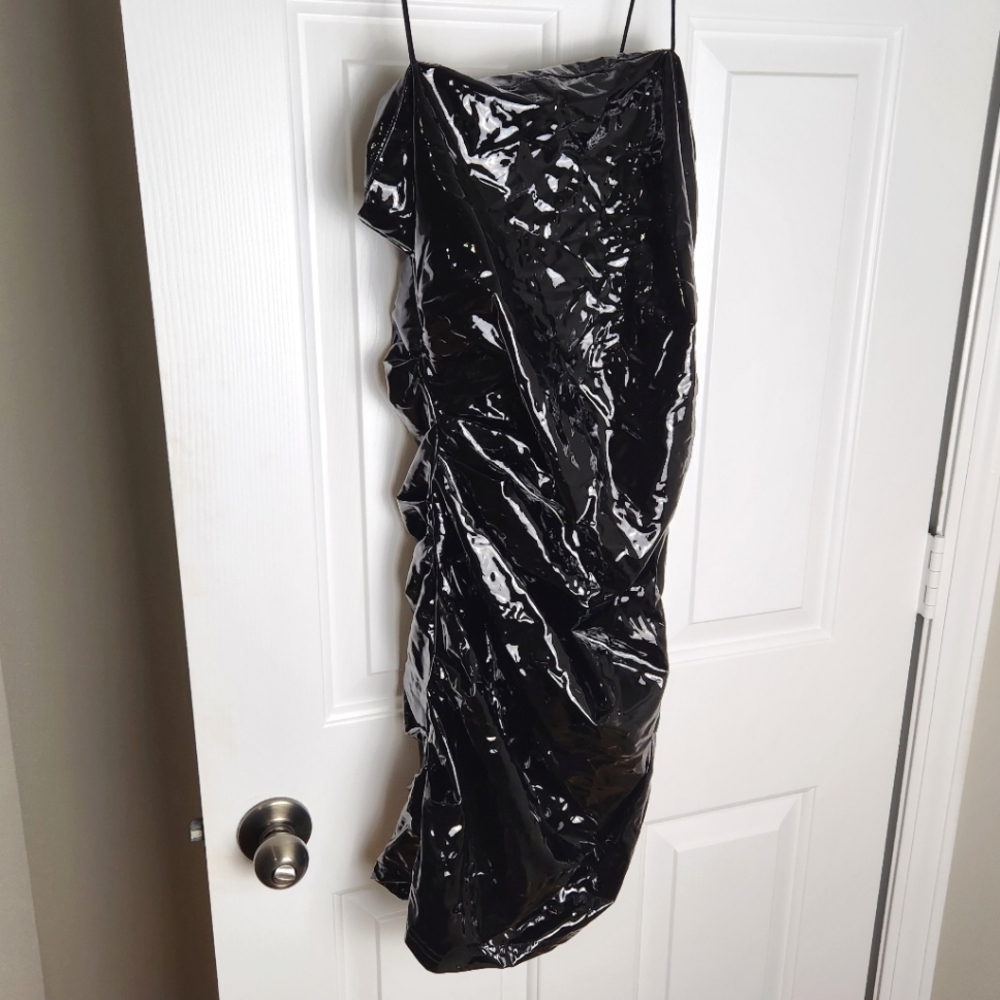 Black latex body con dress xs